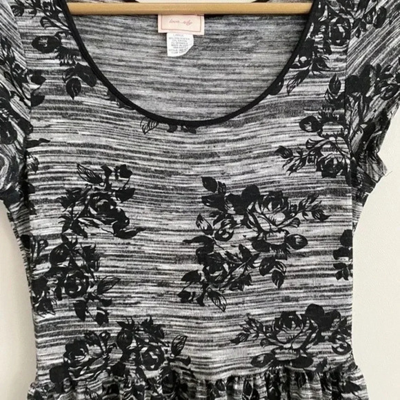 love...ady Floral Dress - Picture 7 of 8